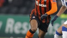 Луис Адриано се извини за скандалния гол