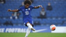 Уилиан e близо до оставане на "Стамфорд Бридж"
