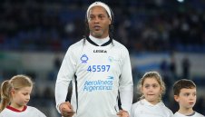 Роналдиньо: Меси може да играе до 50 г.