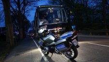 Бюрки вадил стъкла от ръката на Бартра