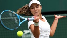 Виктория Томова и Елица Костова също мачкат на "Уимбълдън"