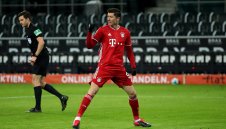 Левандовски върви по стъпките на Герд Мюлер