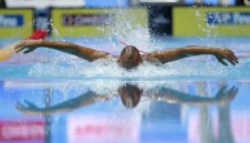 Жалко! Антъни Иванов плува смело, но загуби "баража" за финала