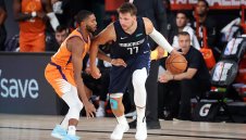 Далас се завърна в плейофите на НБА след 3 години