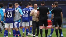 Изпадналият Шалке направи подарък на вечния враг Дортмунд