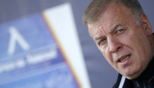 Измама? Левски чака чували с пари