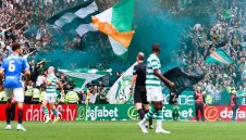 Селтик измъкна 2:2 на Рейнджърс и остана на 9 точки пред вечния враг