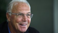 Бекенбауер за Пеп: Жалко