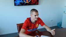 ОФИЦИАЛНО: Чорбаджийски подписа със Стяуа. ЦСКА обяви сделката