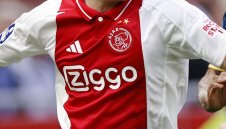 Аякс отмъкна талант на Барса