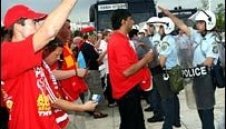 Фенове на Ливърпул с билети не влязоха на стадиона в Атина снощи
