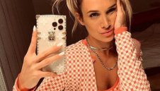 Футболист заряза майката на двете си деца, хвана си надарена любовница + СНИМКИ