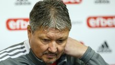 Любо Пенев пак плюе VAR: Ощетяваме футбола!