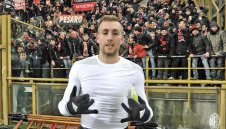 Пускат Деулофеу като “фалшива деветка” 