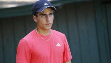 След триумфа на Уимбълдън: Иван Иванов яде здрав пердах в София