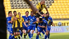 Мощен Левски разпердушини "канарчетата" в Пловдив