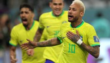 Неустоимата Теодора Джехверович получи „аплодисменти“ от Неймар!