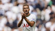 Тотнъм пречупи вълците, Кейн с историческо попадение