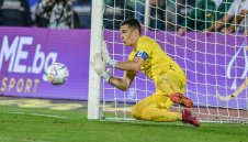 Хвалят вратаря на Левски в Европа