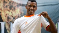 12 000 посрещнаха Нани на "Местая"