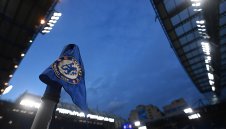 Челси продава звезди заради ФФП