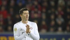 Байерн хвърля Левандовски сред другите "акули" в сряда