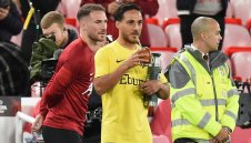 Световен шампион от Ливърпул взимал стикери вместо заплата