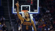 Кливланд най-после се разбра със Смит