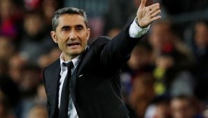 Валверде си играе с огъня: Нормално е феновете да ни освиркват