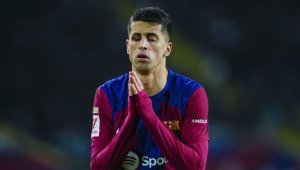 Приятел на Роналдо отсвири Ман Сити, иска да остане в Барса