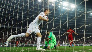 Пьонтек е с единия крак на „Сан Сиро“