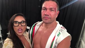 "Целувкагейт" оказа обратен ефект: Всички бягат от Джени Суши + ГАЛЕРИЯ