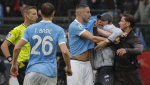 Наполи надви Лацио 2:0 в екшън с 3 червени картона