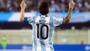 Цяла Аржентина на колене пред Меси