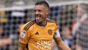 Дупето на Варди взриви мрежата + СНИМКИ