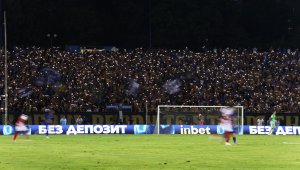 "Не отлепяме от 1-то място": Ето защо в Левски не искат чували с пари от спонсор 