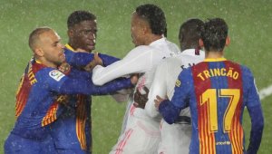 Правителството разсрочи 300 млн. евро на Барса и Реал Мадрид