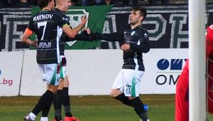 ЦСКА ще преследва титлата с трио от Първа лига