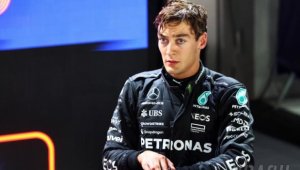 Ас от Формула 1 прибра секси миньонче + СНИМКИ 