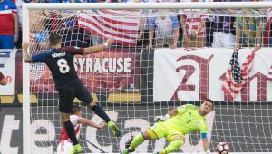 Демпси изстреля САЩ на 1/4-финал в Копа Америка + ВИДЕО