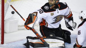 Калгари чукна Анахайм в НХЛ