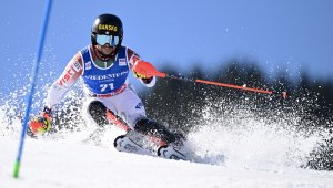 Алберт Попов спечели гигантския слалом от Балканската купа в Банско