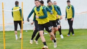 Черно море подписа с двама юноши 