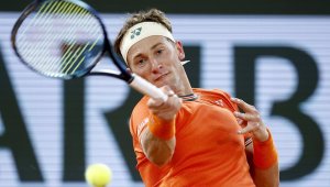 Финалистът от последните 2 издания на „Ролан Гарос“ с отличен старт