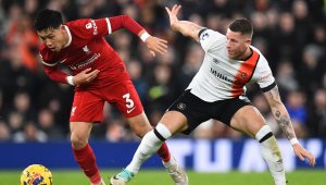 Четвъртият във Висшата лига уреди опитен халф