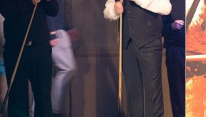 Хигинс наниза три стотачки и 662 точки, но отпадна