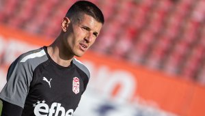 Левски готви удар, преговаря с вратаря на ЦСКА 1948