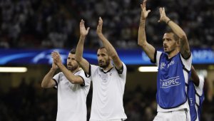 Капело е прав – Бонучи не знае да се защитава! Юве беше идеалното място за него