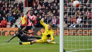 Ливърпул на колене пред лудия Мане! + Видео