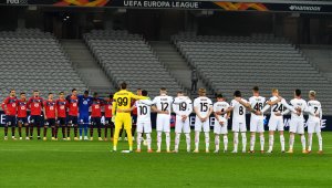 Милан и "песовете" врътнаха стратегическо реми